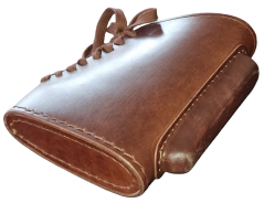 Prodloužená botka pažby se zvýšeným hřbetem